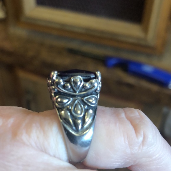 Large Purple Stone Faux Silver Ring - Picture 6 of 12